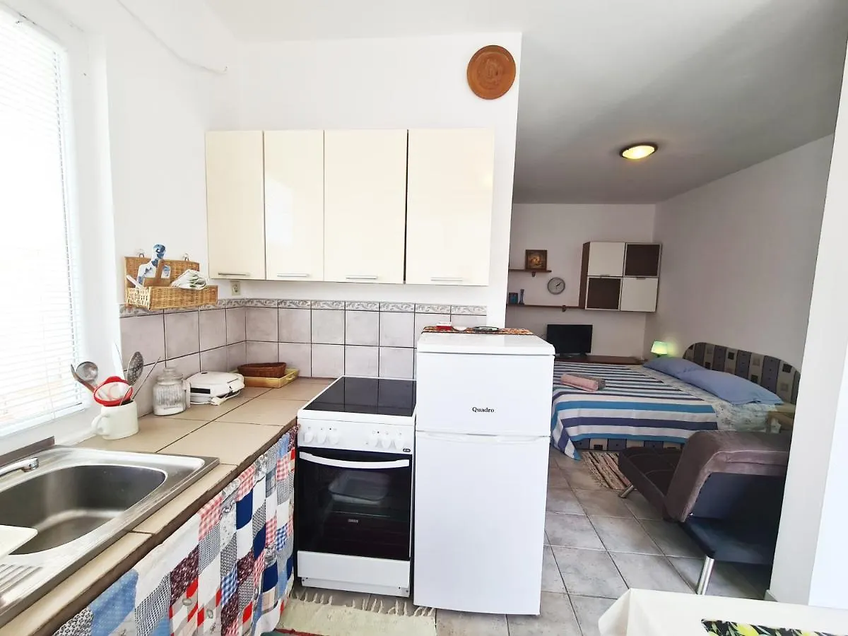 Apartments And Rooms By The Sea Zaglav, Dugi Otok - 8170 Сали Гостевой дом